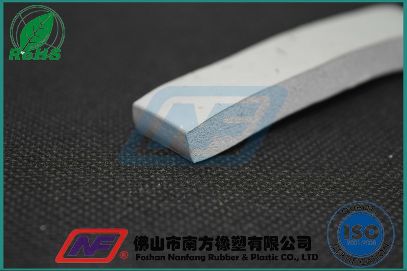 如何解決硅膠發(fā)泡密封條發(fā)泡孔不足問(wèn)題？