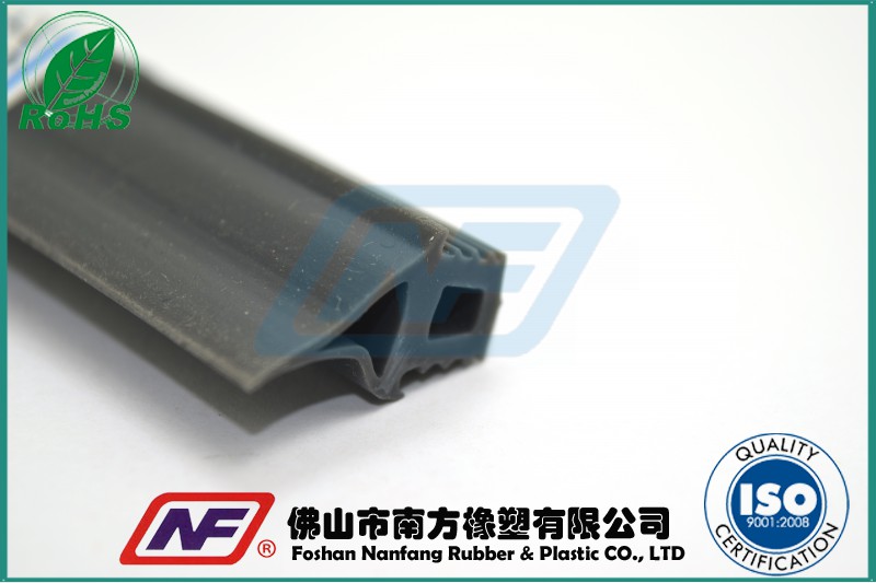 我囯的橡膠工業(yè)形勢逐漸回暖！